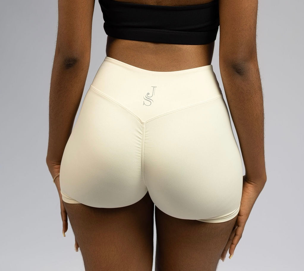 CROSS-WAISTED SCRUNCH SHORTS