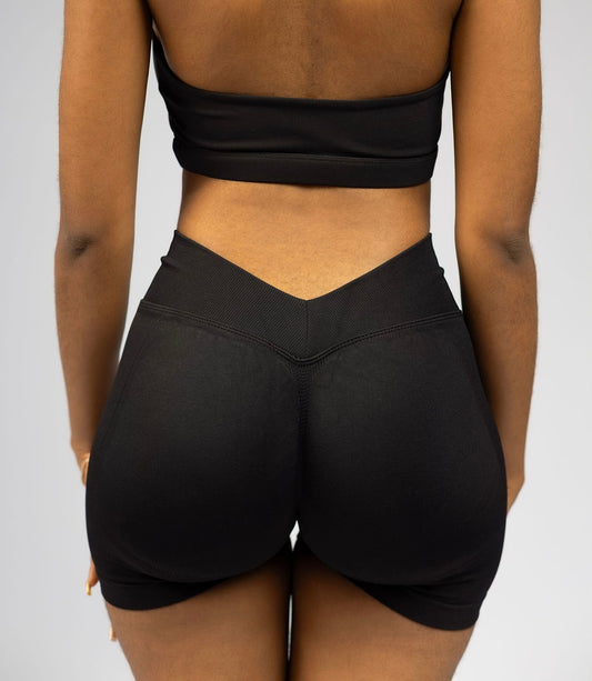 V-BACK SCRUNCH SHORTS
